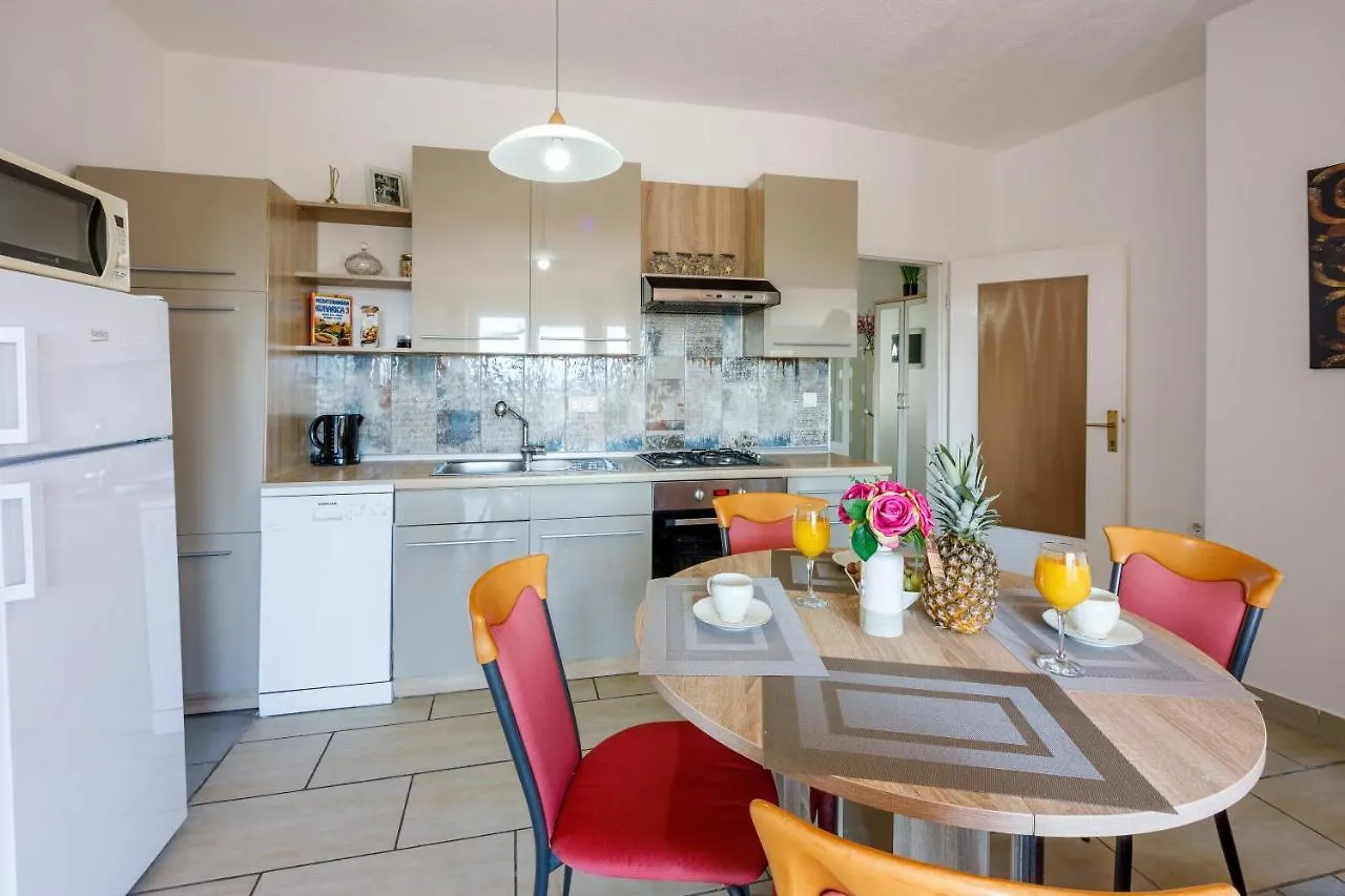 Apartments Franka Crikvenica 0*,  Croatia